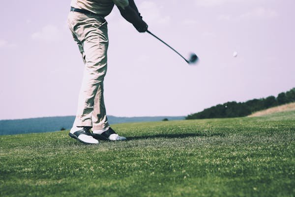 Améliorez votre jeu de golf : astuces et conseils pratiques